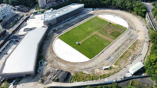 基隆市立田徑場改建工程進度達六成 首座標準認證跑道預計明年暑假啟用