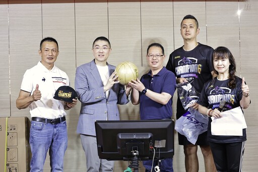 銘傳國中男女籃全國雙冠 謝國樑出席慶功宴盛讚全市榮耀