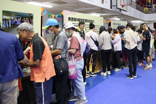 黃敏惠、潘若迪合體飆舞 領軍500青銀跳響「樂齡勇壯城」