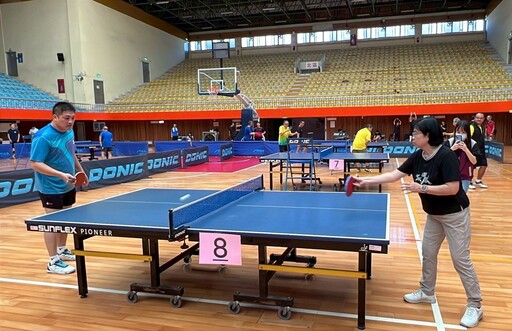 基隆市府員工桌球比賽火熱開打 上百名參賽選手同場較勁
