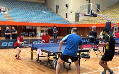 基隆市府員工桌球比賽火熱開打 上百名參賽選手同場較勁