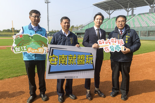 韓國樂天巨人隊臺南春訓 黃偉哲探班招待肉包、珍奶在地美食