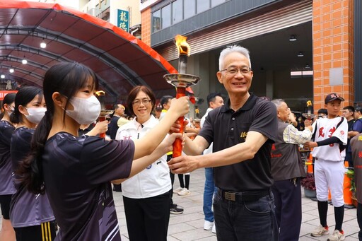 嘉市運動會聖火引燃 薪火相傳傳遞運動精神