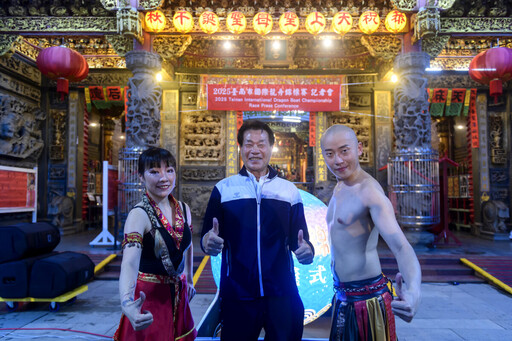 黃偉哲安平開台天后宮點燈祈福 為2025國際龍舟錦標賽揭開序幕