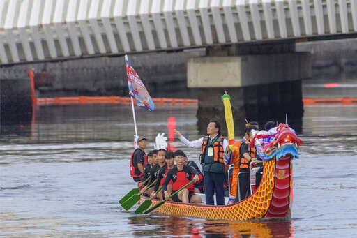 2025臺南國際龍舟錦標賽盛大開幕 水火雙龍共舞運河