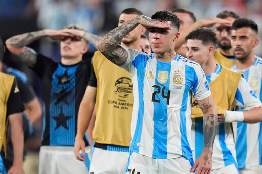 阿根廷新星奪冠嗨過頭失控 唱歧視歌惹爭議