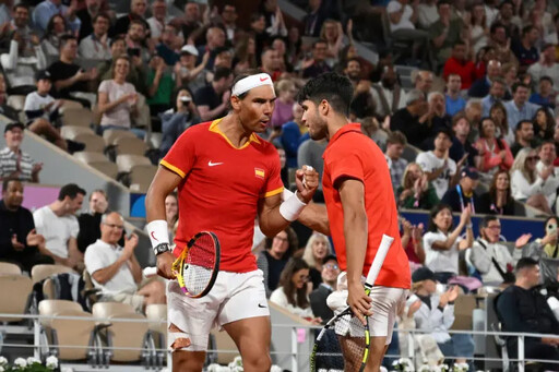 Nadal、 Alcaraz組夢幻男雙 首輪直落二取勝