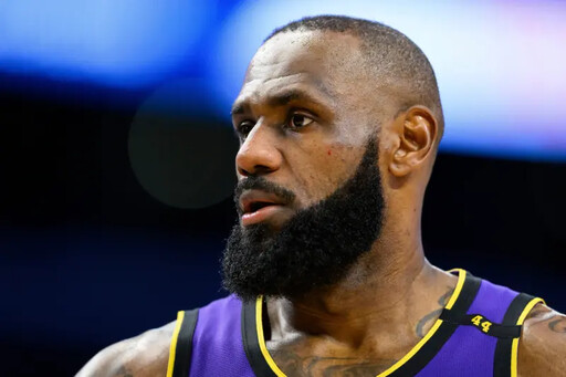 LeBron的陳年罰單竟以天價27.6萬台幣售出