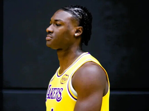 NBA／湖人菜鳥初登板竟引發爭議！