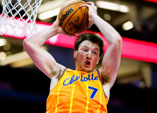 NBA／黃蜂新秀克努佩爾首度回家出賽轟32分