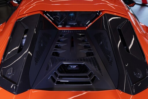 萬轉猛獸來襲!Lamborghini 輕量混動超跑 Alleggerita 正式登台