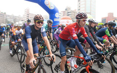 桃市府舉辦國際自由車環台賽 張善政率隊領騎歡迎世界選手