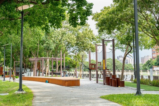 桃園區第一河濱公園共融式遊戲場開放 「七感體驗」打造全齡優質遊憩環境