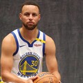 影/《NBA》「咖哩大神」降臨奧蘭多 飆前場超誇張大號三分 柯瑞12記三分彈轟56分逆轉魔術