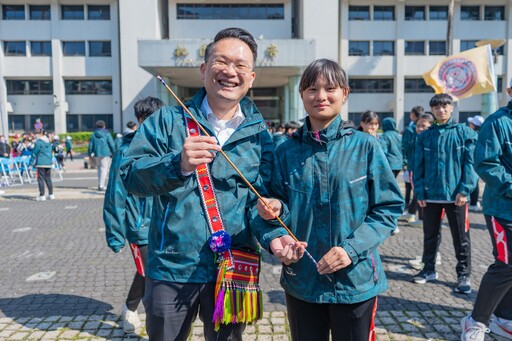 桃園原民運動會力拚5連霸 蘇俊賓授旗勉勵勇奪佳績