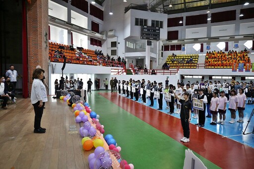 114年嘉義市運動會盛大開幕 國手楊子瑩、周政嘉領銜傳遞聖火