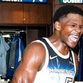 《NBA》「蟻人」愛德華茲爆砍43分 湖人末節遭灰狼反咬逆轉 系列賽1:3落後陷淘汰邊緣