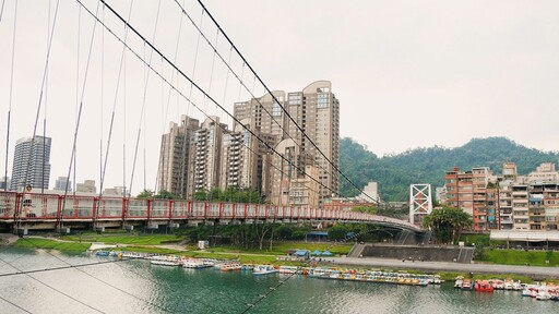 新北近郊最美流域漫旅，碧潭風景區享受自然步道、絢爛水舞秀