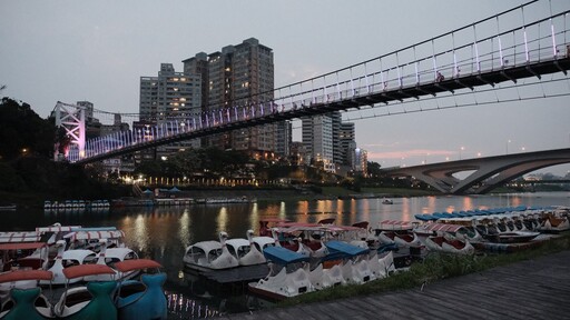 新北近郊最美流域漫旅，碧潭風景區享受自然步道、絢爛水舞秀
