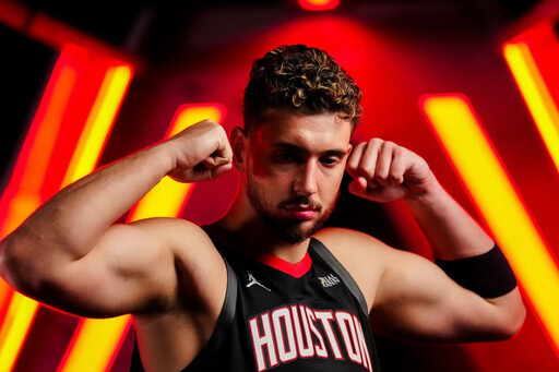 影/《NBA》Sengun 0.2秒天勾逼出延長 「KD」倒數9秒關鍵跳投 雙球星30+助火箭收掉魔術