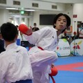負傷角逐全中運！南崁高中邱奕恩「單手應戰」奪空手道銀牌