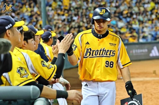 妹妹債主現身球場喊「岳東華還錢」 岳家三兄弟發聲明切割
