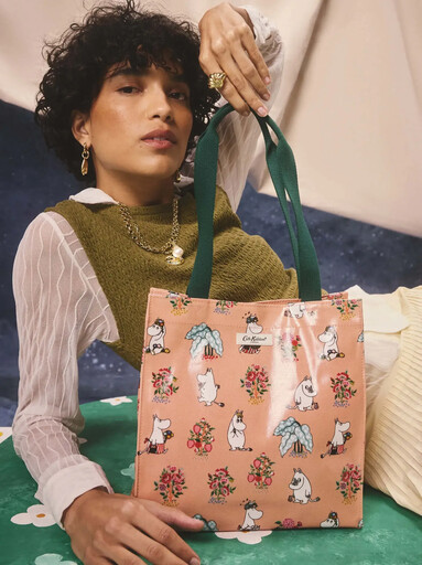 Cath Kidston 攜手 MOOMIN 打造夢幻聯名系列復古印花遇上療癒姆明 姆明人偶見面會全台巡迴九月登場