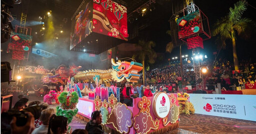 農曆春節到香港感受年味 花車巡遊、煙花匯演超盛大 拜廟祈福求新年開運