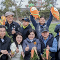 2024「國際台灣胡蘿蔔日」吸引上萬民眾參與，現場也展示多台日本造價不菲的胡蘿蔔採收機