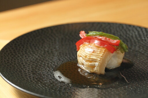 米其林一星餐廳壽司芳的夏季菜單回歸簡單滋味