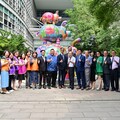 台中打卡新景點！ 藝術大師洪易作品《叁豬》進駐地稅局