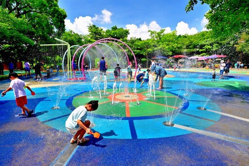 潭雅神綠園道戲水季來了! 中市觀旅局邀親子同樂、清涼一夏