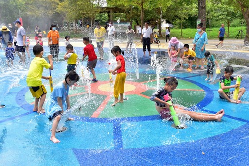 潭雅神綠園道戲水季來了! 中市觀旅局邀親子同樂、清涼一夏