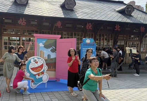 跟著哆啦A夢遊台北 任意門打卡送限量徽章
