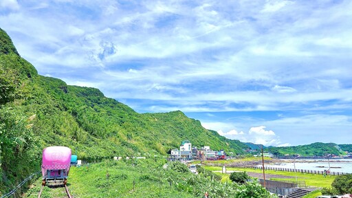 深澳鐵道自行車夏夜山海騎 「鯨」艷登場 浪漫「騎」蹟明啟程