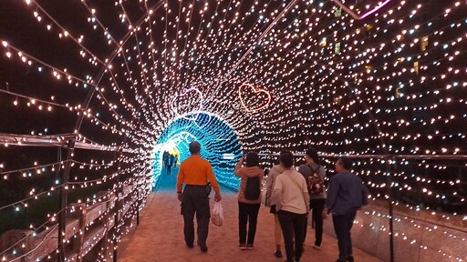 知本溫泉季延長亮燈至113年2/25 9米繽紛耶誕樹加碼音樂會