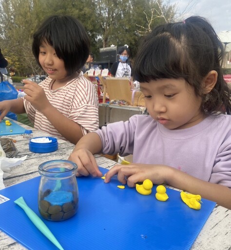 舒緩開工補班壓力 壽山動物園「黃色小鴨合照」免費入園活動