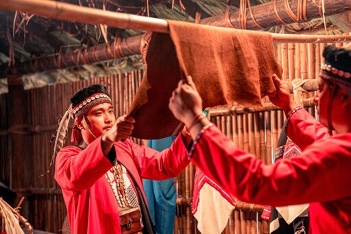 嘉義部落旅遊體驗鄒族鞣皮傳統工藝 打造個人獨特作品