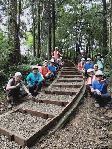 感謝有您熊夠力志工 手作修護東眼山自導式步道