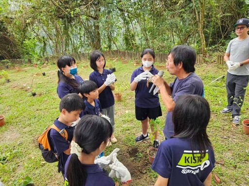 偕同關子嶺在地學校及社區種植民俗植物 西拉雅傳承文化知識