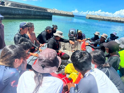 台東藍無敵海景告示牌救生圈安全加持 縣府聯手中央及公所打造海域遊憩新美學