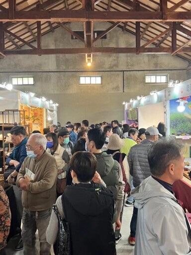 高山茶都盛會開展 270度全景投影打造沉浸式茶文化體驗