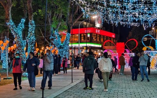 春節台東湧現人潮 伯朗大道和溫泉泡湯景點人最多