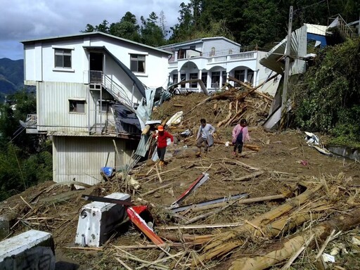 瑞里青葉山莊挺過莫拉克88風災土石流摧殘 二代接手蛻變成希臘地中海風格民宿