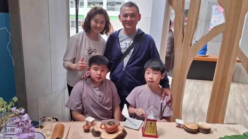 瑞里蕙茗園户外餐廳無菜單料理 遊客賞花享美食