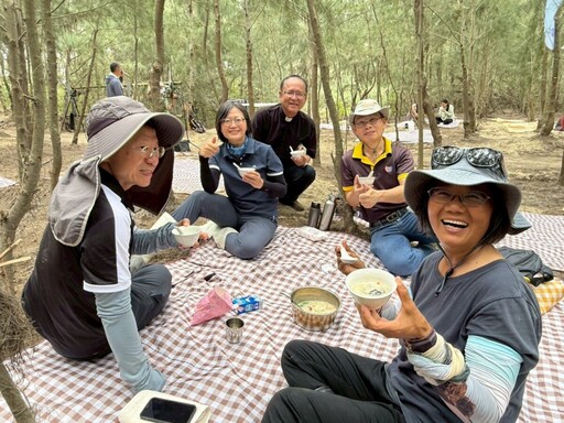 2025布袋淨灘圓滿落幕 逾百人齊聚好美里共同守護海岸環境