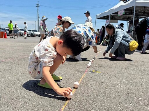 嘉市嘉義大溪社區端午活動熱鬧登場 立蛋、潑井水、農遊吸引人潮