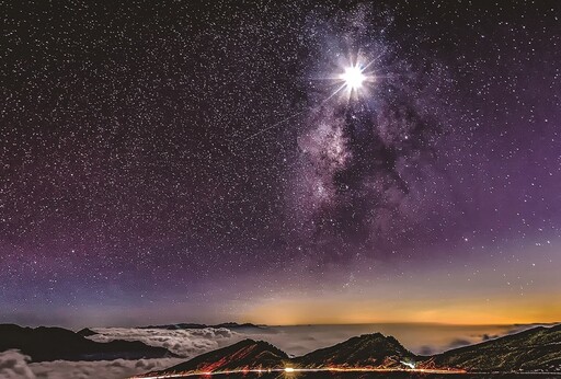 南投星空美景前進屏東大鵬灣 縣府與觀光署「2025台灣仲夏節」共推觀星旅遊