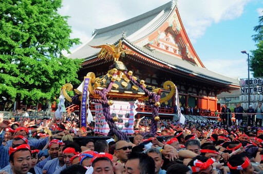 雷門大燈籠摺疊起來的奇景!淺草三社祭 一次擁有東京下町的熱血、傳統與感動