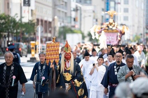 雷門大燈籠摺疊起來的奇景!淺草三社祭 一次擁有東京下町的熱血、傳統與感動